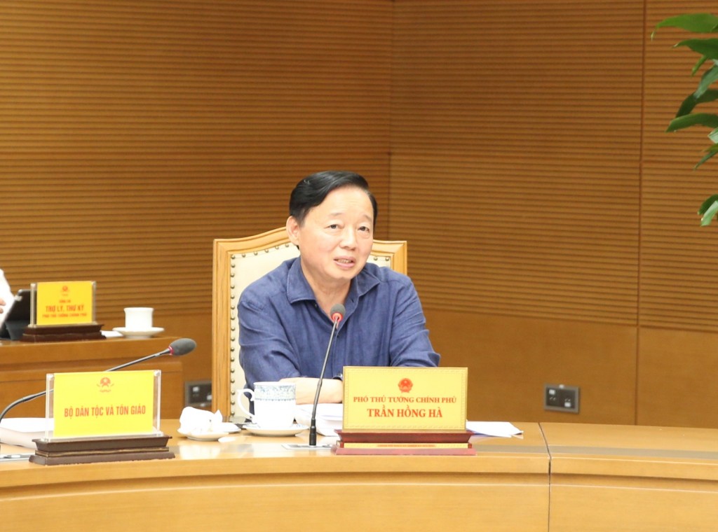 Phó Thủ tướng Chính phủ Trần Hồng Hà nhấn mạnh cơ quan chủ trì xây dựng cần tiếp tục làm rõ, rà soát, xác định đúng các mục tiêu để các địa phương tập trung triển khai thực hiện - Ảnh: VGP/Nguyễn Hoàng