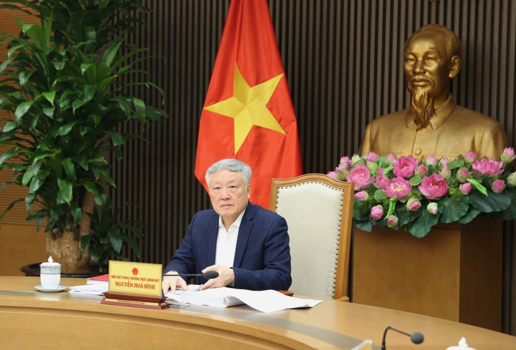 Phó Thủ tướng Thường trực Chính phủ Nguyễn Hòa Bình cho ý kiến cụ thể về những vấn đề còn có ý kiến khác nhau trong nội dung Chương trình - Ảnh: VGP/Nguyễn Hoàng