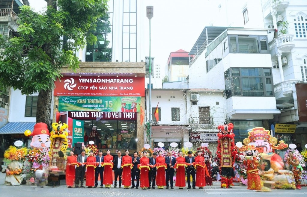 Công ty Cổ phần Yến Sào Nha Trang khai trương showroom tại 303 – 305 Phố Huế