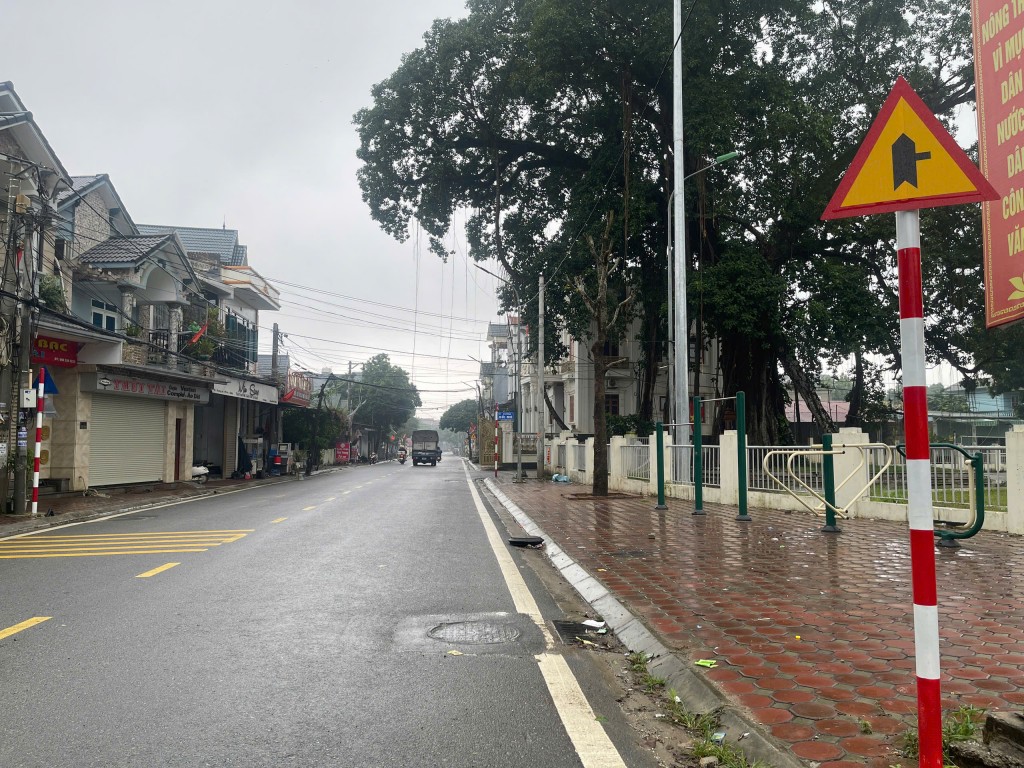 Đường làng, ngõ xóm tại xã Phúc Sơn đang dần sáng, xanh, sạch đẹp