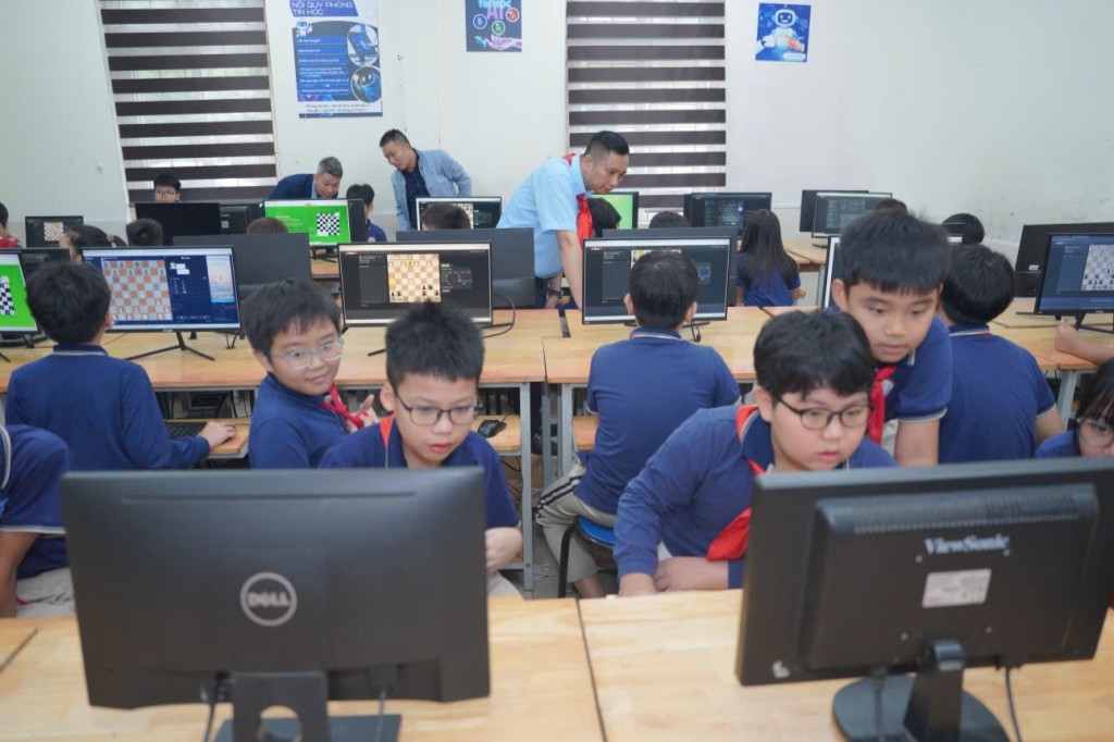 Các em học sinh tham dự Giải cờ vua thiếu nhi Việt Nam năm học 2025 - 2026 Các em học sinh tham dự Giải cờ vua thiếu nhi Việt Nam năm học 2025 - 2026