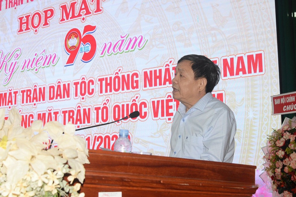  Phan Văn Thắng, Phó Bí thư Tỉnh ủy, Chủ tịch Ủy ban MTTQ tỉnh phát biểu tại buổi họp mặt.