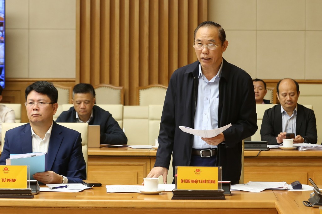 Thứ trưởng Bộ Nông nghiệp và Môi trường Phùng Đức Tiến báo cáo tiến độ thực hiện các nhiệm vụ kể từ phiên họp thứ 21 của Ban Chỉ đạo - Ảnh: VGP/Minh Khôi Thứ trưởng Bộ Nông nghiệp và Môi trường Phùng Đức Tiến báo cáo tiến độ thực hiện các nhiệm vụ kể từ phiên họp thứ 21 của Ban Chỉ đạo - Ảnh: VGP/Minh Khôi