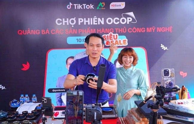 Đẩy mạnh chuyển đổi số nông thôn bằng AI và thương mại điện tử