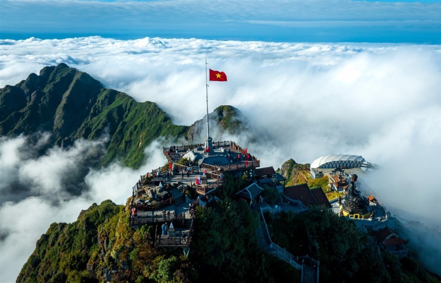 Sun World Fansipan Legend tung ưu đãi “khủng” cho người dân Lào Cai