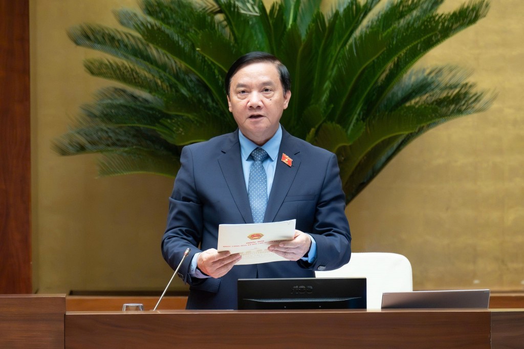 Phó chủ tịch Quốc hội Nguyễn Khắc Định điều hành