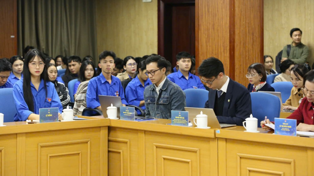 Đại biểu tham dự hội nghị