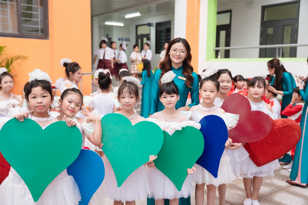 Xây dựng Trường Tiểu học Đông Dư trở thành ngôi trường giáo dục thân thiện, an toàn, hạnh phúc