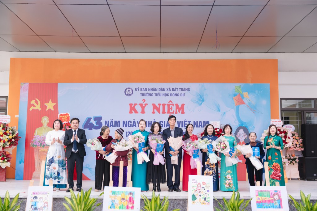 Xây dựng Trường Tiểu học Đông Dư trở thành ngôi trường giáo dục thân thiện, an toàn, hạnh phúc Xây dựng Trường Tiểu học Đông Dư trở thành ngôi trường giáo dục thân thiện, an toàn, hạnh phúc