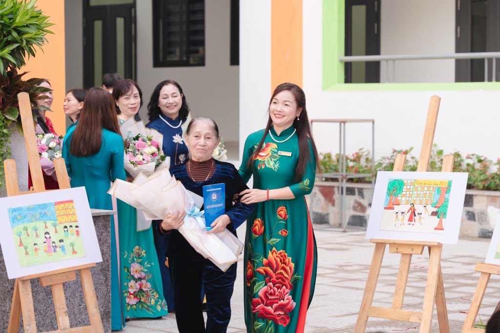 Xây dựng Trường Tiểu học Đông Dư trở thành ngôi trường giáo dục thân thiện, an toàn, hạnh phúc