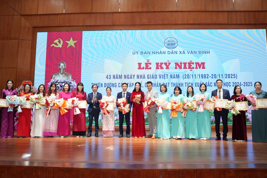 Xã Vân Đình: Vinh danh các thầy cô giáo tiêu biểu