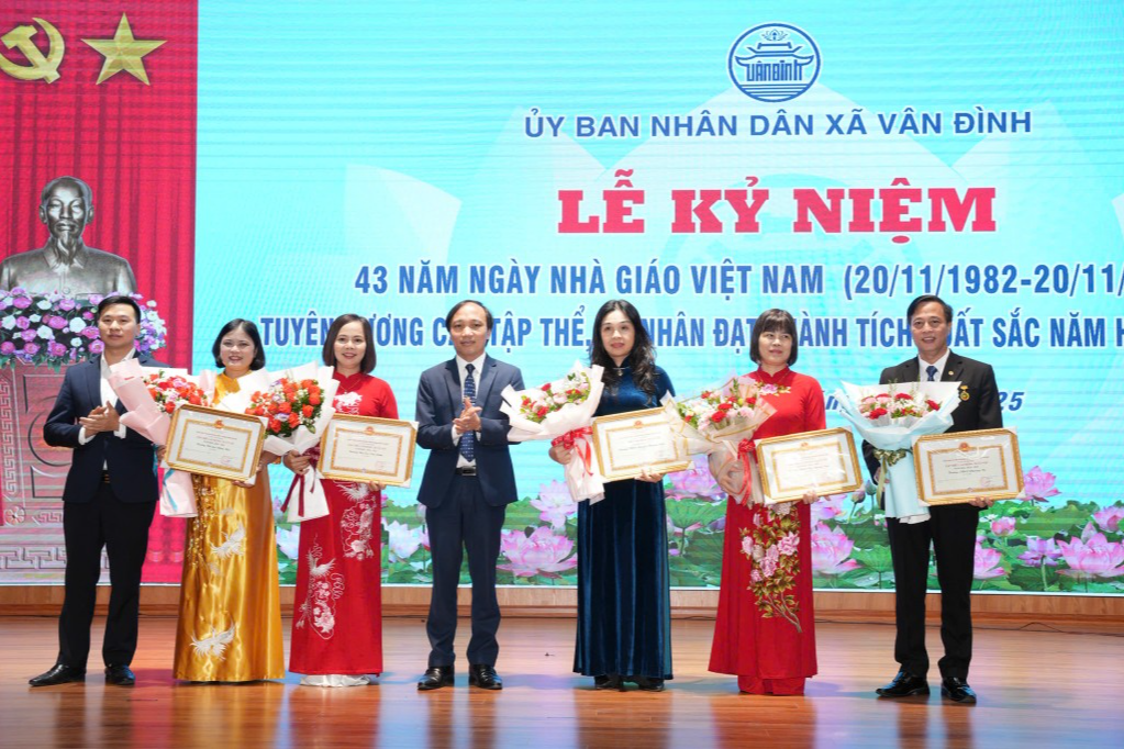 Xã Vân Đình: Vinh danh các thầy cô giáo tiêu biểu