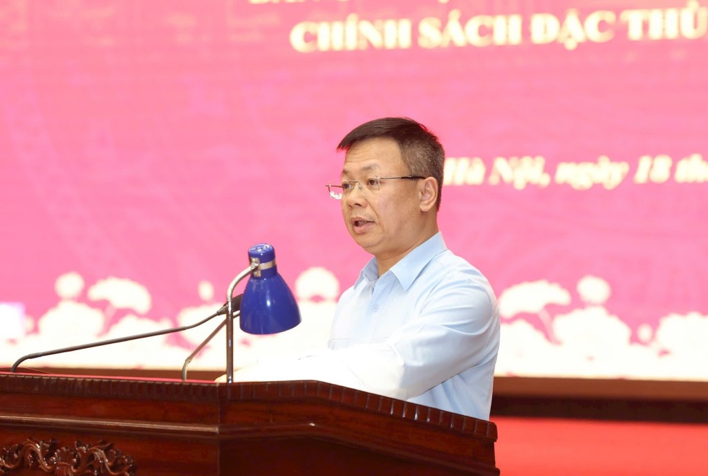 Khẩn trương xây dựng thể chế, chính sách đặc thù phát triển Thủ đô Khẩn trương xây dựng thể chế, chính sách đặc thù phát triển Thủ đô