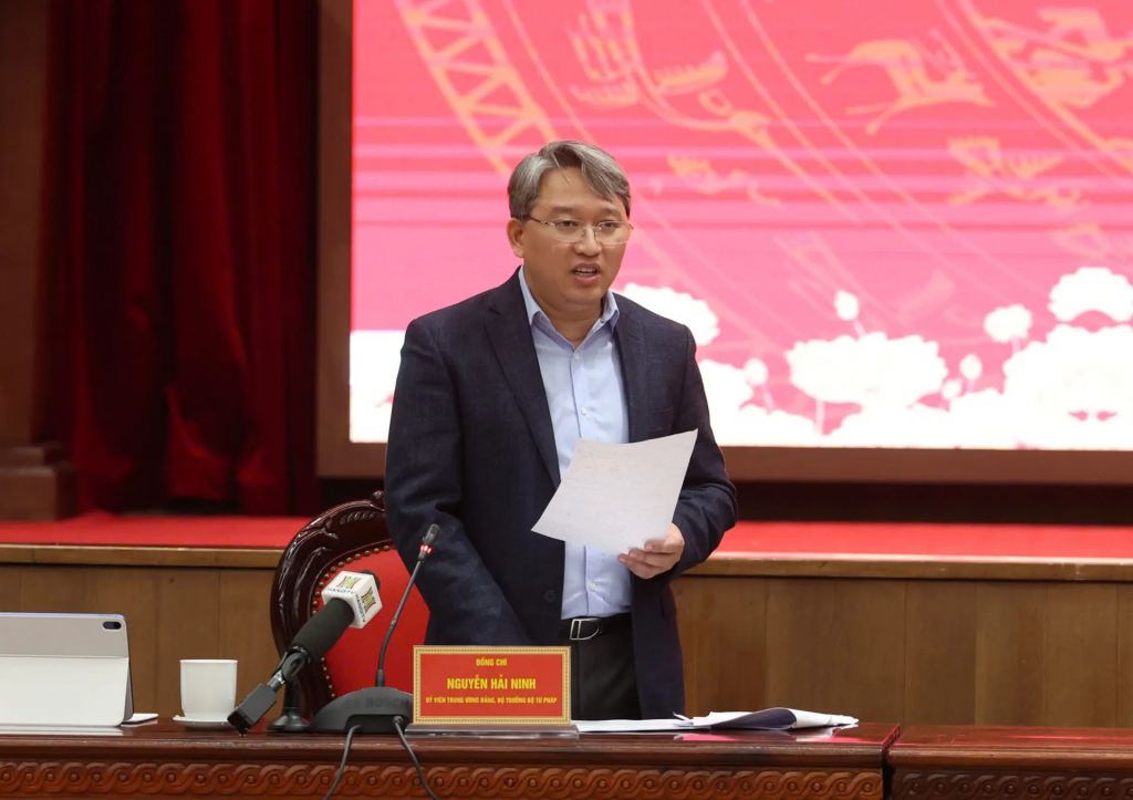 Khẩn trương xây dựng thể chế, chính sách đặc thù phát triển Thủ đô Khẩn trương xây dựng thể chế, chính sách đặc thù phát triển Thủ đô