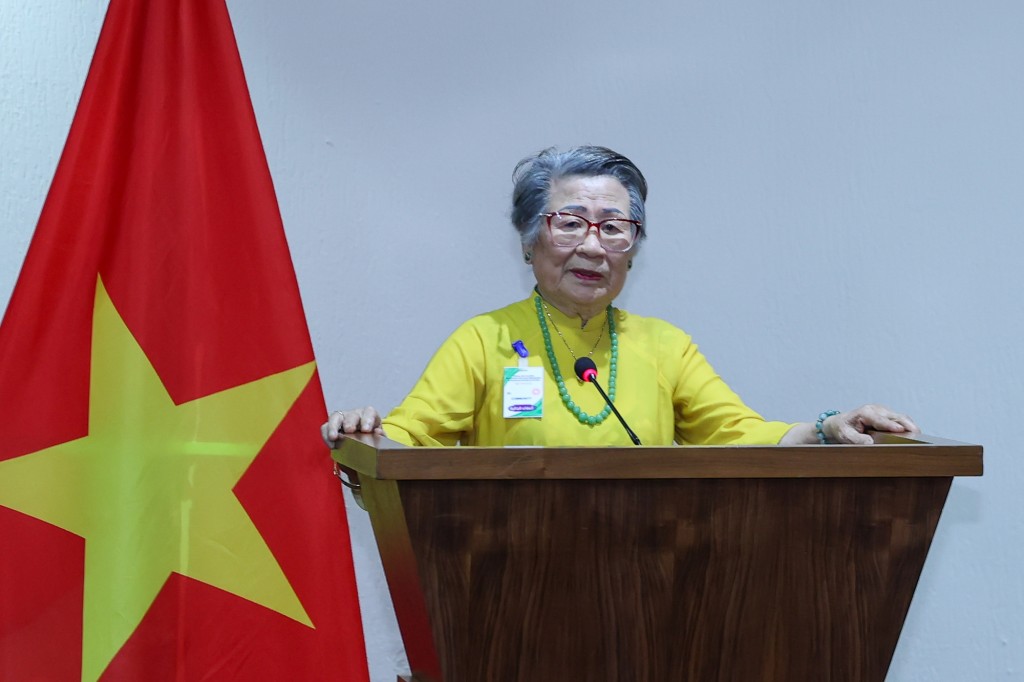 Đại diện kiều bào phát biểu tại cuộc gặp - Ảnh: VGP/Nhật Bắc Đại diện kiều bào phát biểu tại cuộc gặp - Ảnh: VGP/Nhật Bắc