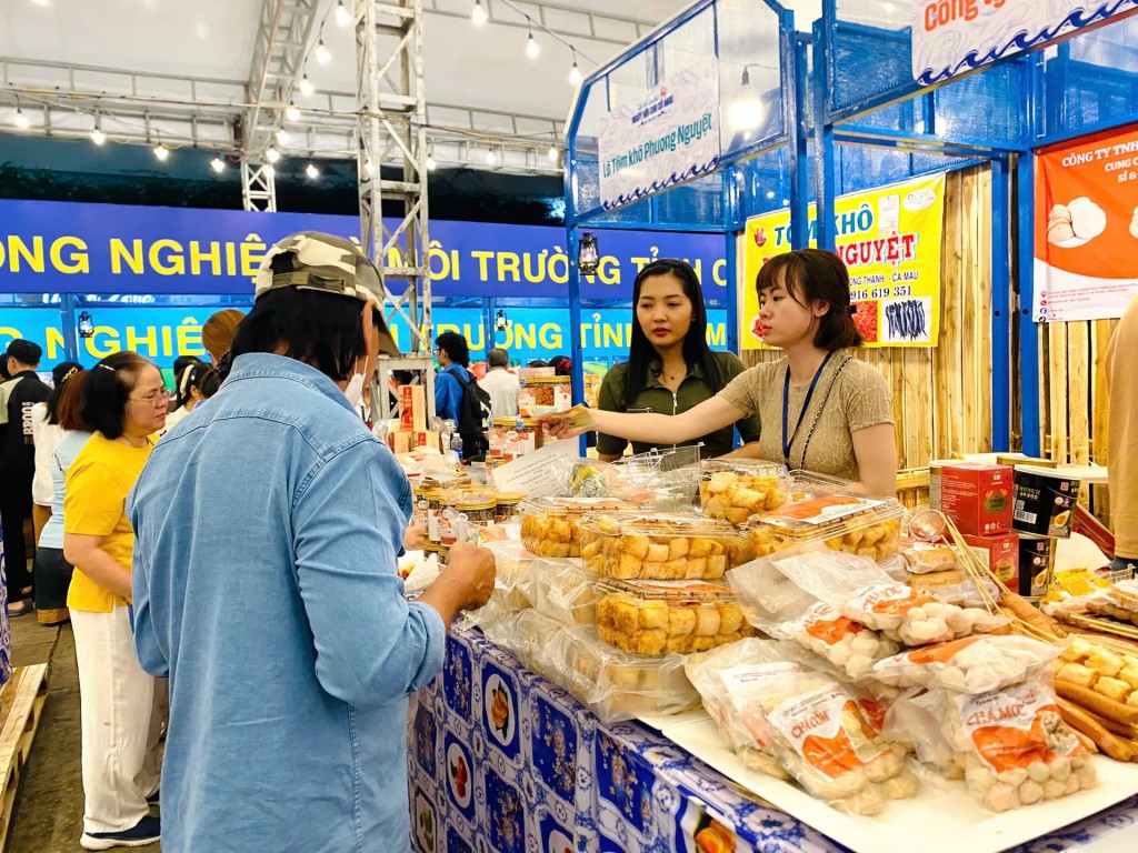 Không gian ẩm thực Cà Mau tạo sức hút lớn tại TP Hồ Chí