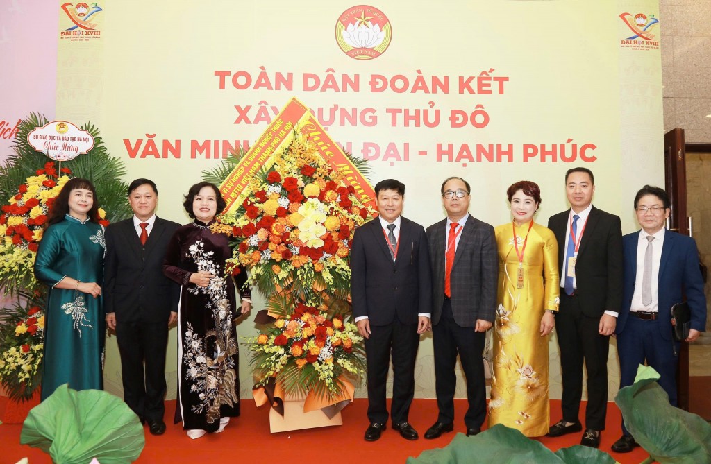 Các đơn vị sự nghiệp MTTQ TP chúc mừng Đại hội