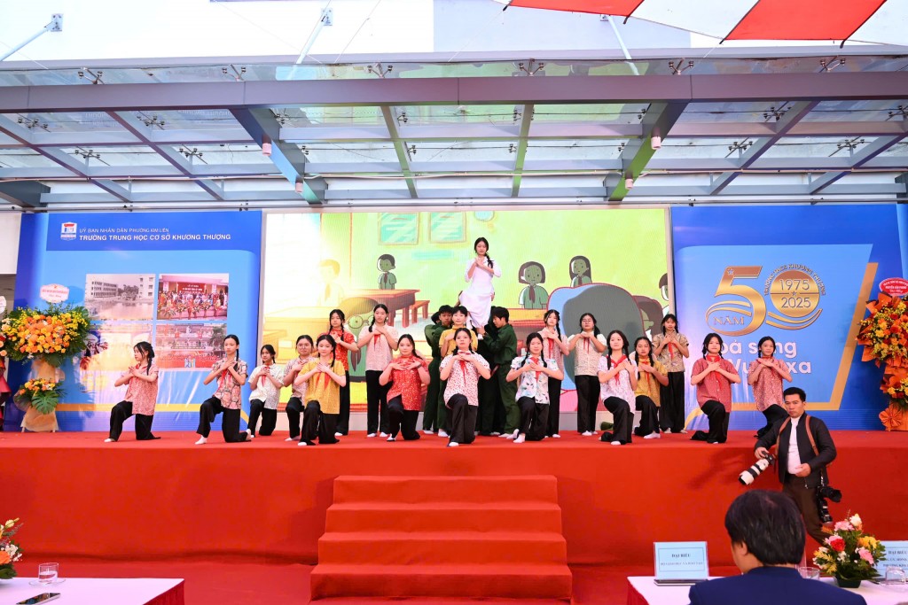 Trường THCS Khương Thượng: 50 năm thắp sáng tri thức, vững bước vươn xa