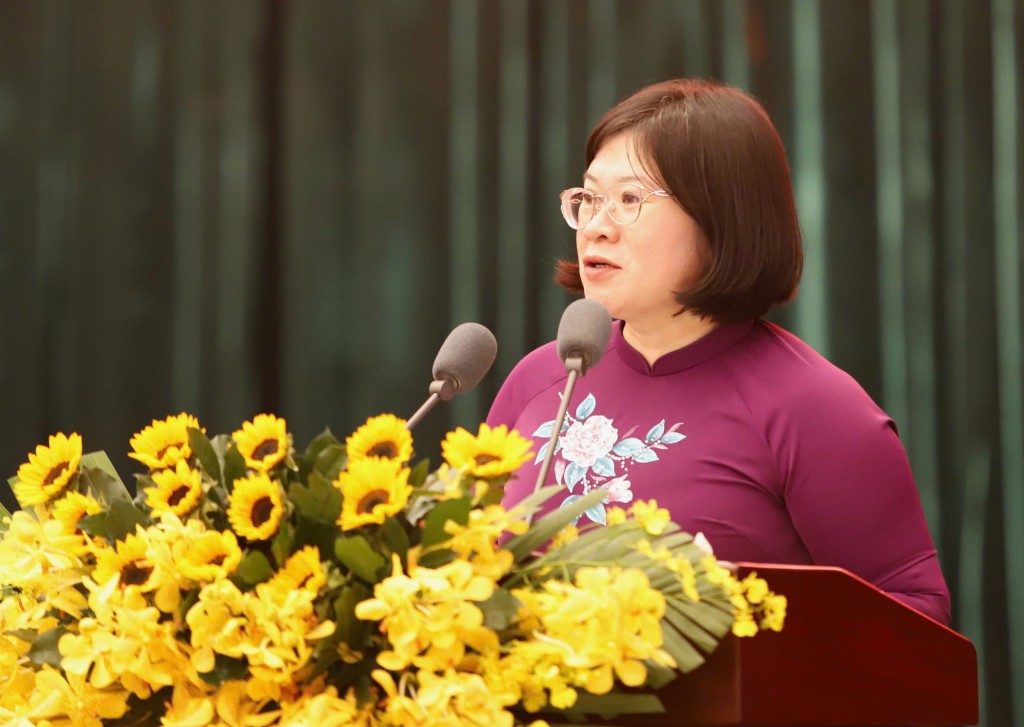 Phó Bí thư Thành ủy Văn Thị Bạch Tuyết Phó Bí thư Thành ủy Văn Thị Bạch Tuyết