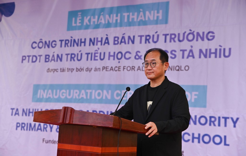 2-Ông Yukihiro Nitta, Tổng Giám đốc phụ trách Phát triển Bền vững Tập đoàn Fast Retailing phát biểu tại sự kiện