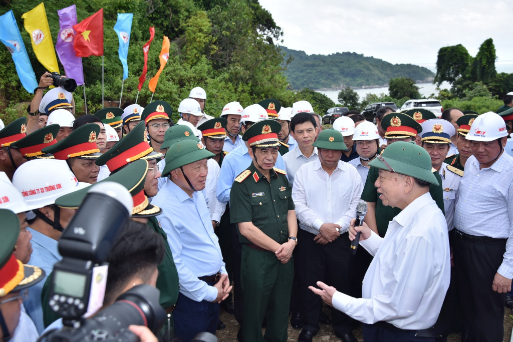 Tổng bí thư Tô Lâm yêu cầu Cà Mau và các đơn vị phối hợp chặt chẽ, bảo đảm tiến độ và chất lượng các dự án chiến lược tại cụm đảo Hòn Khoai.