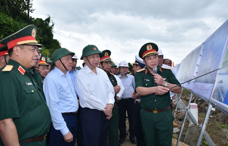 Tổng Bí thư Tô Lâm chỉ đạo đẩy nhanh hai dự án chiến lược ở Cà Mau