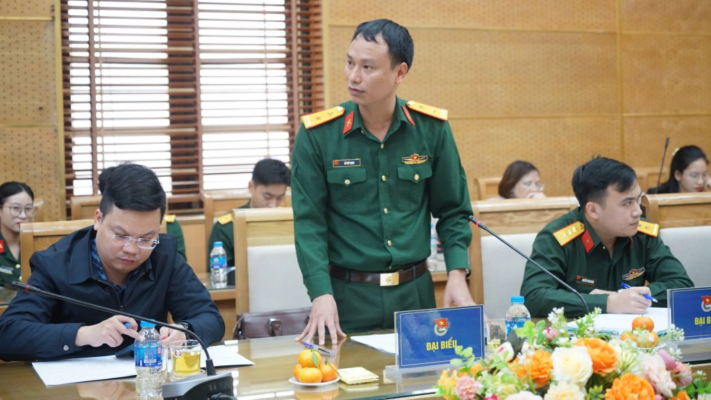Đại diện Ban Thanh niên Quân đội phát biểu tại hội nghị