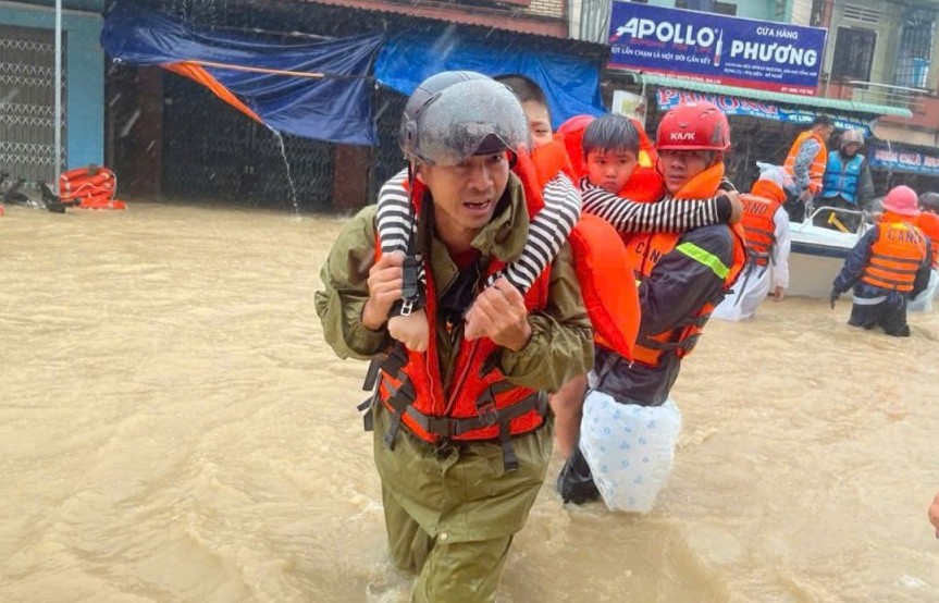 Gia Lai khẩn cấp sơ tán hàng nghìn dân khỏi vùng nguy hiểm