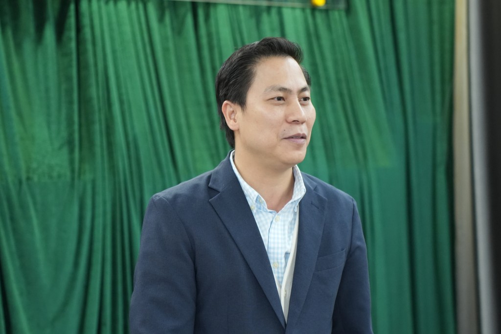 Tân Chủ tịch Hội Thầy thuốc trẻ Hà Nội - đồng chí Bùi Sỹ Tuấn Anh phát biểu tại hội nghị