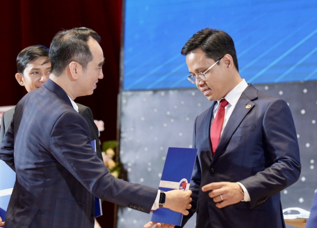 Ông Nguyễn Thế Duy làm Chủ nhiệm Chi hội Doanh nhân trẻ Bình Dương. 