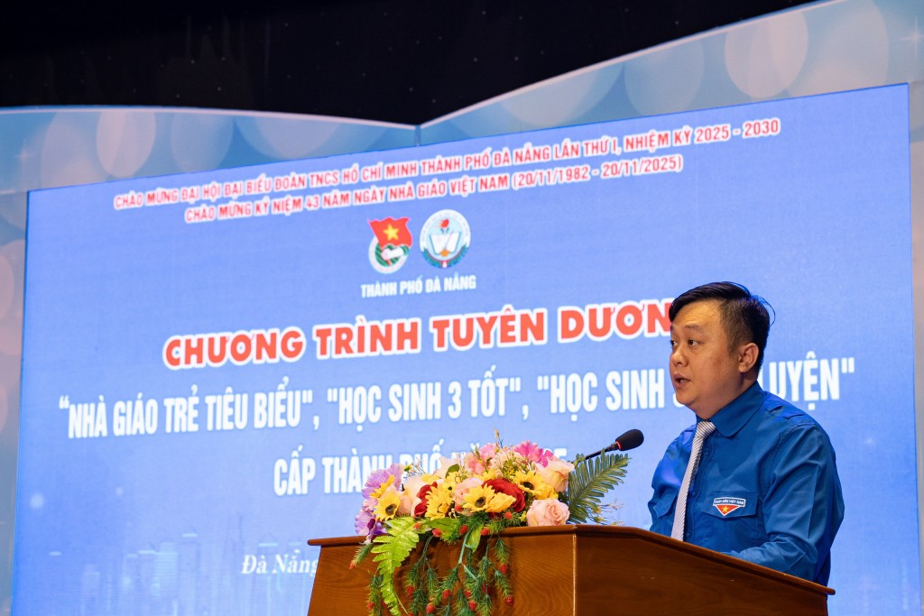 Phó Chủ tịch MTTQ Việt Nam thành phố, Bí thư Thành đoàn Đà Nẵng Lê Công Hùng phát biểu tại buổi lễ (Ảnh Út Vũ)