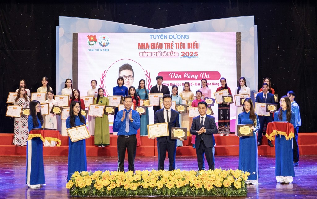 Đà Nẵng tổ chức Chương trình tuyên dương “Nhà giáo trẻ tiêu biểu” (Ảnh Đ.Minh)