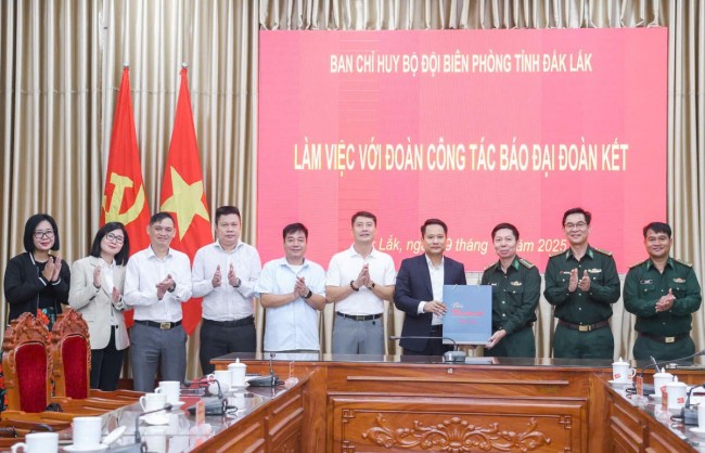 Chuỗi hoạt động ý nghĩa “Xuân biên phòng - Ấm lòng dân bản” tại vùng biên