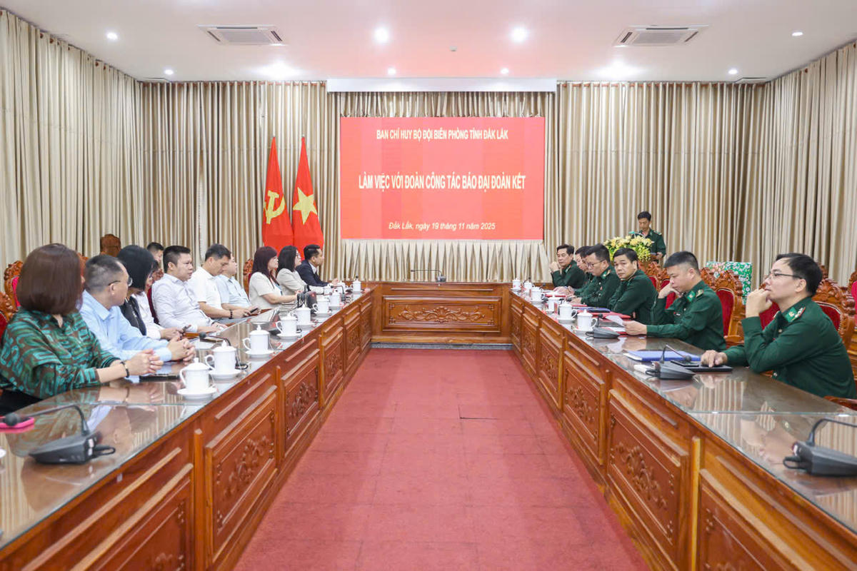 Chuỗi hoạt động ý nghĩa “Xuân biên phòng - Ấm lòng dân bản” tại vùng biên