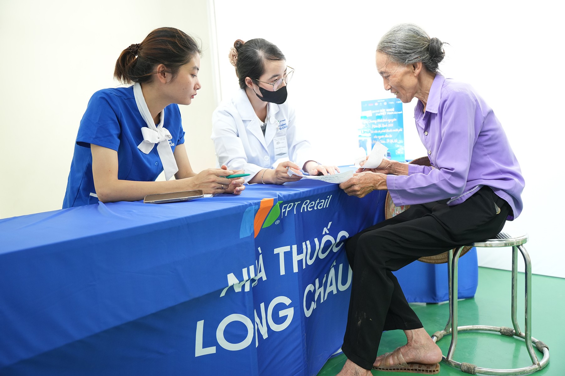 Y tế Thủ đô: Điểm tựa an sinh, kiến tạo thành phố hạnh phúc