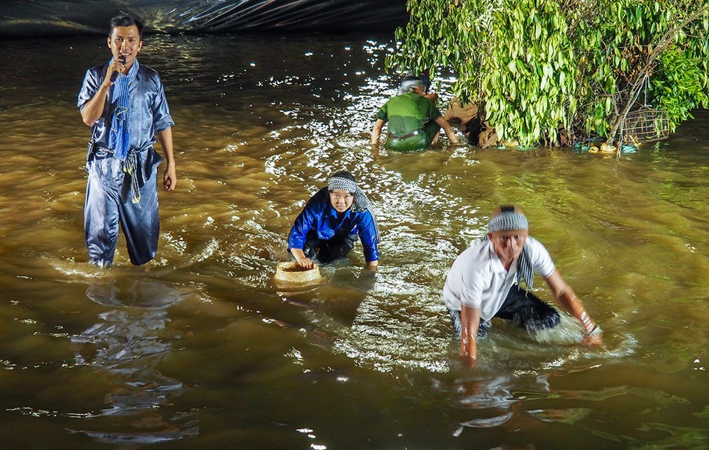 Hai cuộc thi độc đáo làm nóng không khí Ngày hội Cua Cà Mau