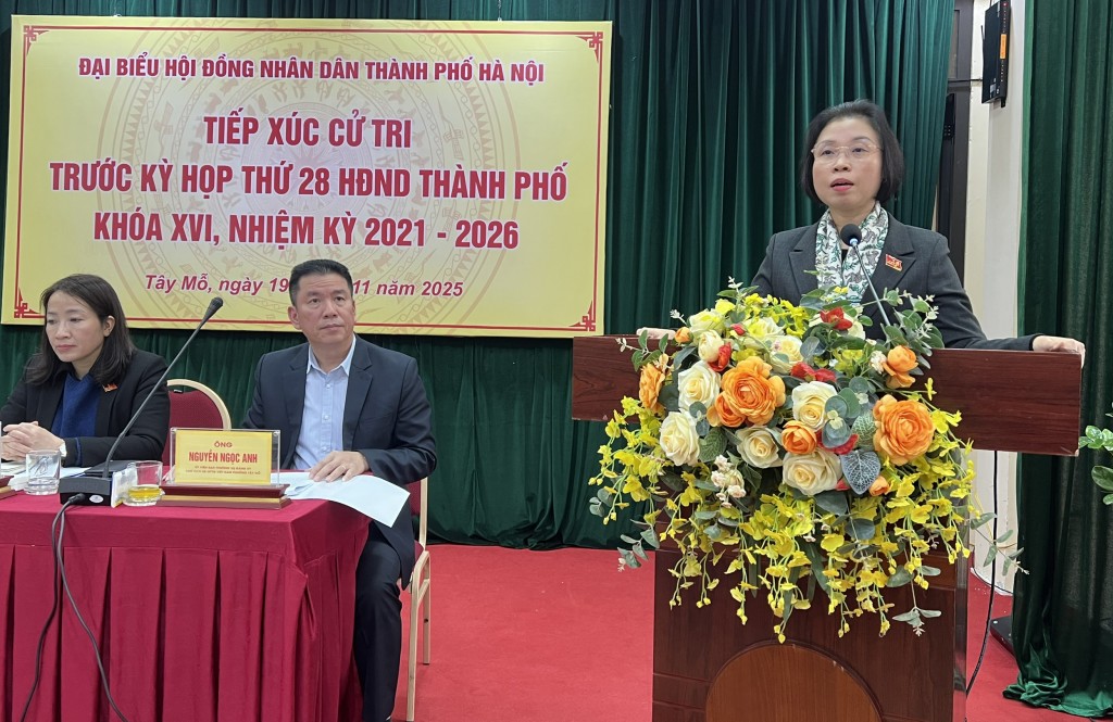 Phó Chủ tịch HĐND thành phố Phạm Thị Thanh Mai phát biểu tiếp thu ý kiến cử tri tại hội nghị