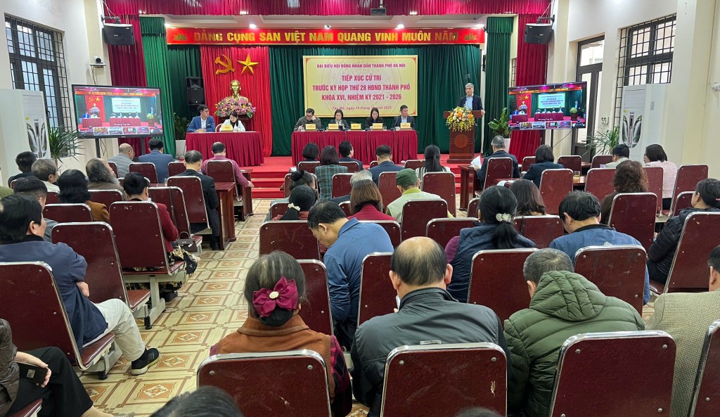 Hội nghị tiếp xúc cử tri tại điểm cầu phường Tây Mỗ. 