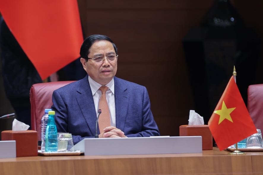 Thủ tướng khẳng định, trải qua hơn 6 thập niên hợp tác hữu nghị, Việt Nam luôn ghi nhớ sự ủng hộ và giúp đỡ của Algeria cho sự nghiệp đấu tranh giải phóng dân tộc trước đây và trong công cuộc xây dựng, phát triển đất nước ngày nay - Ảnh: VGP/Nhật Bắc Thủ tướng khẳng định, trải qua hơn 6 thập niên hợp tác hữu nghị, Việt Nam luôn ghi nhớ sự ủng hộ và giúp đỡ của Algeria cho sự nghiệp đấu tranh giải phóng dân tộc trước đây và trong công cuộc xây dựng, phát triển đất nước ngày nay - Ảnh: VGP/Nhật Bắc