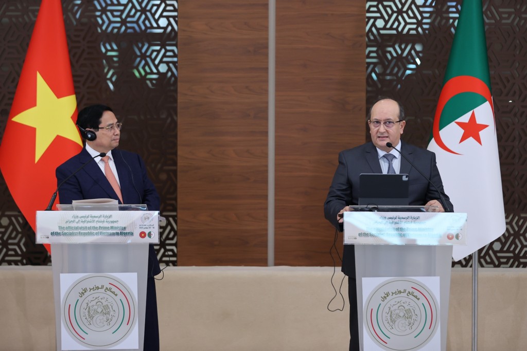 Thủ tướng Sifi Ghrieb đánh giá cao những kết quả trong chuyến thăm của Thủ tướng Phạm Minh Chính, đặc biệt là việc nâng cấp quan hệ song phương lên Đối tác Chiến lược - Ảnh: VGP/Nhật Bắc Thủ tướng Sifi Ghrieb đánh giá cao những kết quả trong chuyến thăm của Thủ tướng Phạm Minh Chính, đặc biệt là việc nâng cấp quan hệ song phương lên Đối tác Chiến lược - Ảnh: VGP/Nhật Bắc