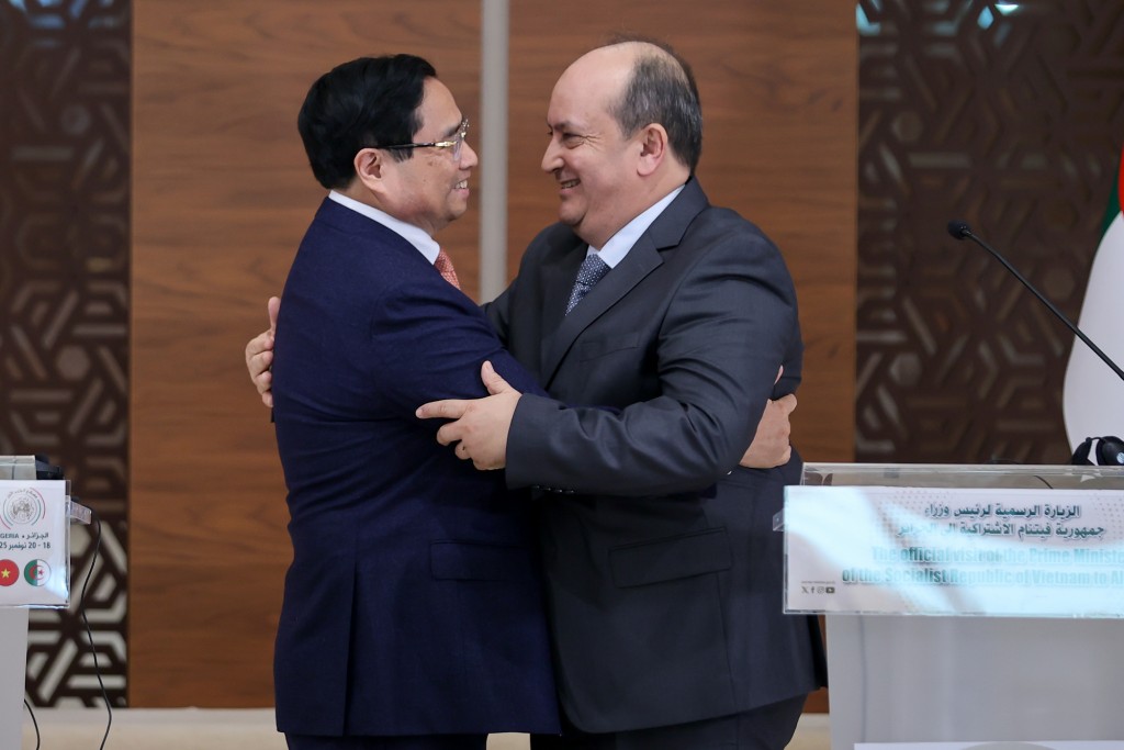 Hai nhà lãnh đạo nhất trí tiếp tục quan tâm, bảo đảm an ninh, an toàn, tạo điều kiện thuận lợi cho cộng đồng, doanh nghiệp lẫn nhau tiếp tục đóng góp tích cực cho mối quan hệ truyền thống tốt đẹp giữa hai nước - Ảnh: VGP/Nhật Bắc Hai nhà lãnh đạo nhất trí tiếp tục quan tâm, bảo đảm an ninh, an toàn, tạo điều kiện thuận lợi cho cộng đồng, doanh nghiệp lẫn nhau tiếp tục đóng góp tích cực cho mối quan hệ truyền thống tốt đẹp giữa hai nước - Ảnh: VGP/Nhật Bắc