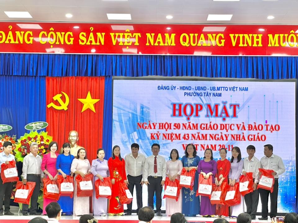 Không khí tri ân nhà giáo lan tỏa tại TP Hồ Chí Minh Không khí tri ân nhà giáo lan tỏa tại TP Hồ Chí Minh