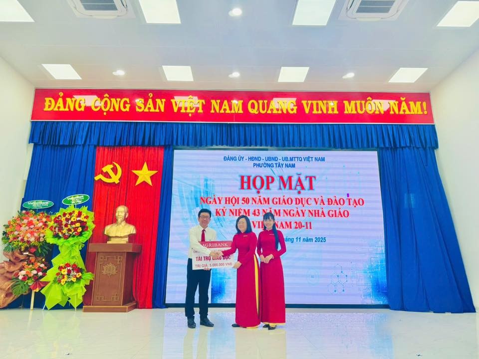 phường Tây Nam, tổ chức chương trình họp mặt Ngày Hội 50 năm Giáo dục & Đào tạo và Kỷ niệm 43 năm Ngày Nhà giáo Việt Nam (20/11/1982 – 20/11/2025) trong không khí trang trọng, ấm áp và đầy ý nghĩa. phường Tây Nam, tổ chức chương trình họp mặt Ngày Hội 50 năm Giáo dục & Đào tạo và Kỷ niệm 43 năm Ngày Nhà giáo Việt Nam (20/11/1982 – 20/11/2025) trong không khí trang trọng, ấm áp và đầy ý nghĩa.