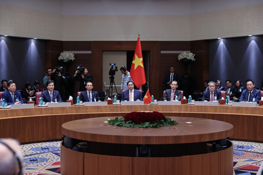 Hai bên nhất trí tiếp tục phối hợp và ủng hộ lẫn nhau trên các diễn đàn đa phương mà Việt Nam và Algeria cùng là thành viên - Ảnh: VGP/Nhật Bắc Hai bên nhất trí tiếp tục phối hợp và ủng hộ lẫn nhau trên các diễn đàn đa phương mà Việt Nam và Algeria cùng là thành viên - Ảnh: VGP/Nhật Bắc