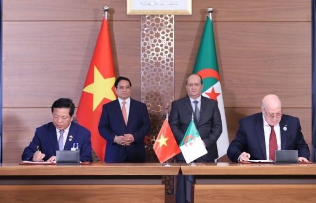 Việt Nam - Algeria ký kết nhiều văn kiện hợp tác quan trọng