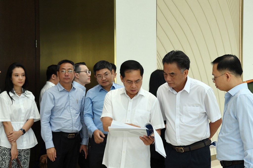 Phó Thủ tướng Bùi Thanh Sơn kiểm tra tại Trung tâm Hội nghị GEM và Trung tâm Hội nghị Thisky Hall 