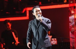 Nghệ sĩ Mars Anh Tú giữ phong độ để làm gương cho các con