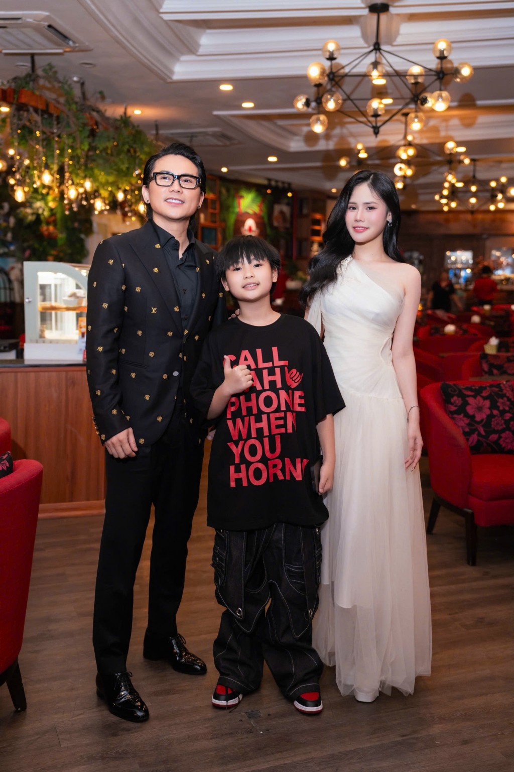 Mars Anh Tú và các con