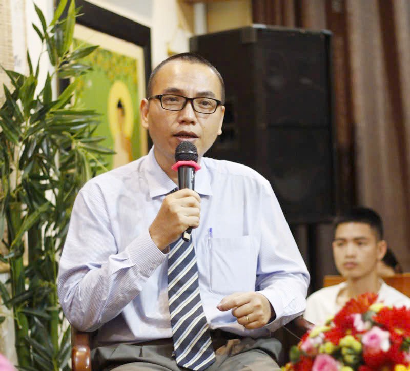 Ánh sáng của người thầy: Khi tri thức hóa thành nhân cách Ánh sáng của người thầy: Khi tri thức hóa thành nhân cách