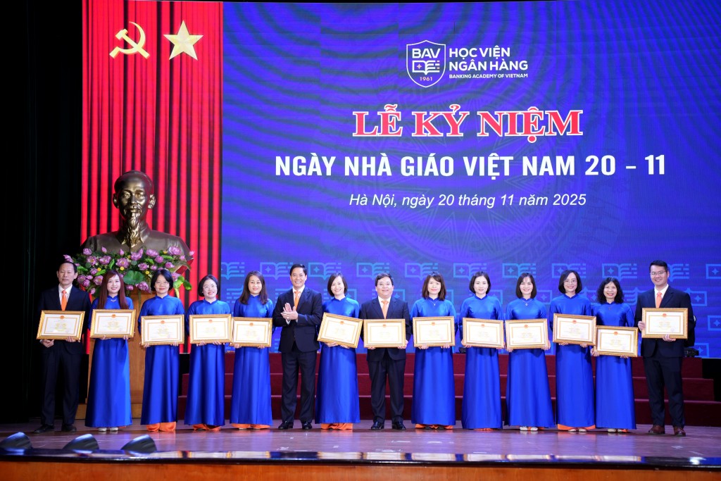 Các cá nhân vinh dự nhận bằng khen của Thống đốc Ngân hàng Nhà nước Việt Nam